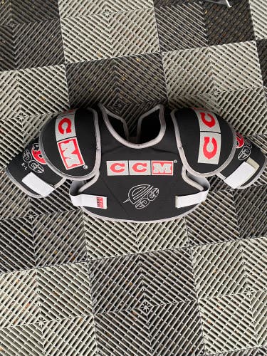 Junior Large CCM  Shoulder Pads