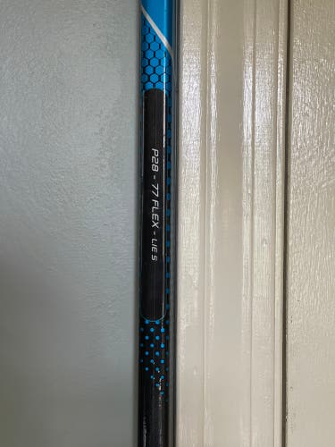 Senior Left Hand P28 Nexus 3N Hockey Stick