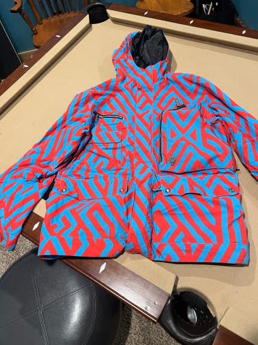 Burton The White Collection Blue/Red Pattern
