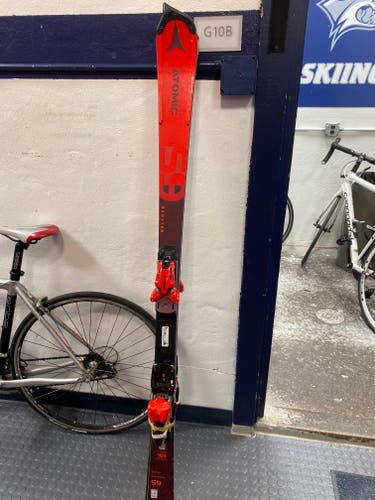 Used Men's 2021 Atomic 165 cm Racing SL Skis With Bindings