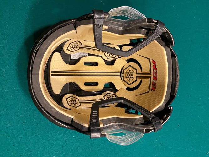 Used Medium CCM Tacks 110 Helmet