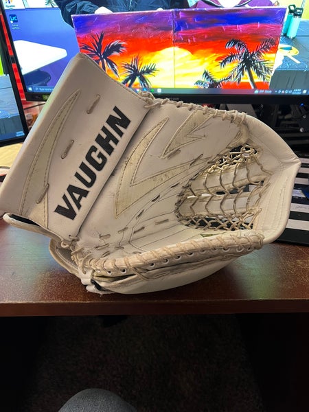 Vaughn Velocity V5 Glove And Blocker