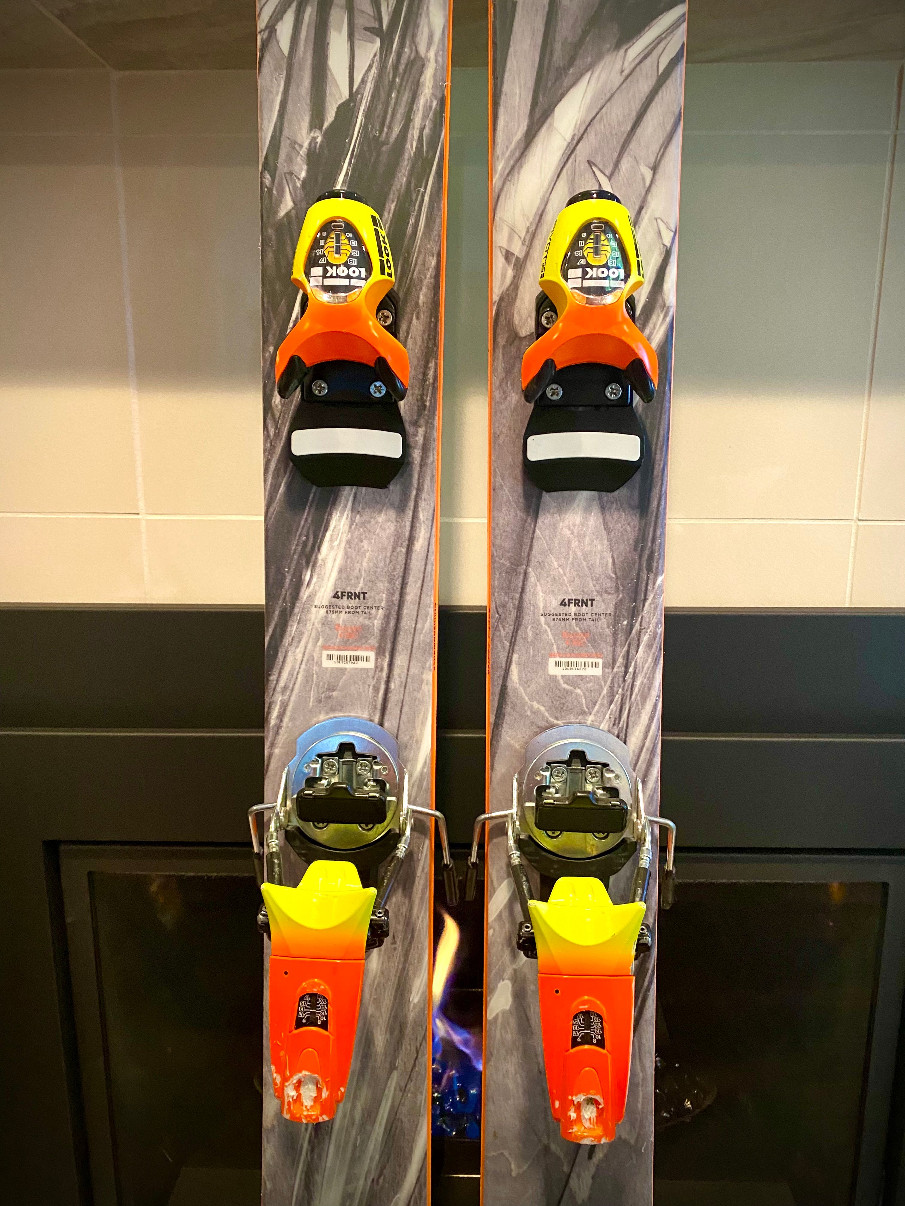 4FRNT HOJI 187 SKIS LOOK PIVOT 18 BINDINGS | SidelineSwap