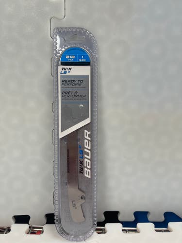 New Bauer TUUK LS2 212MM Size 1