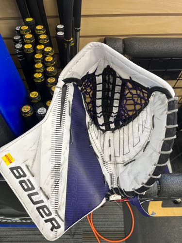 Used Bauer Regular Supreme 2S Pro Catch & Block (Dark Purple)