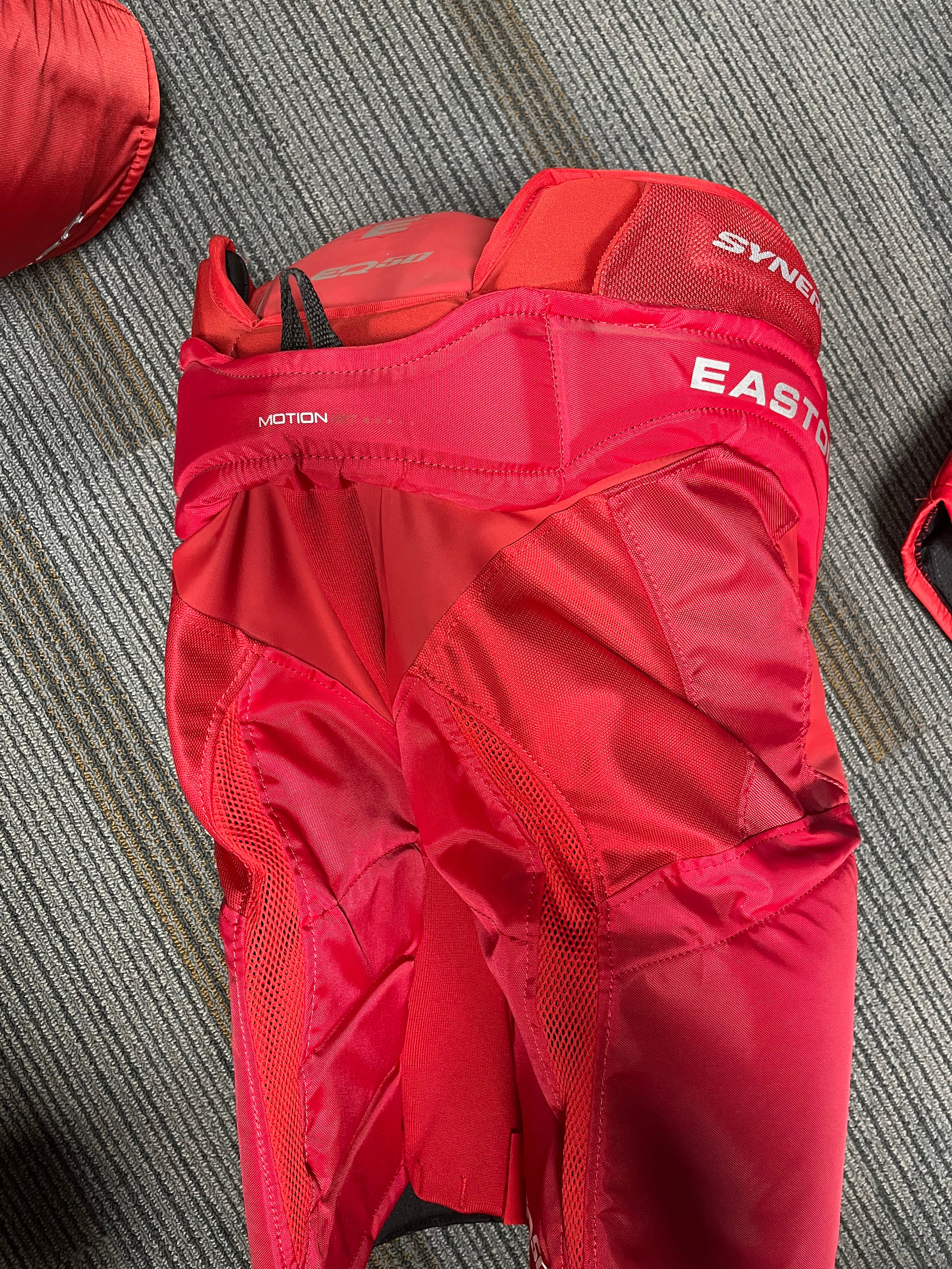 New Junior Small Easton SYNERGY EQ50 Hockey Pants | SidelineSwap