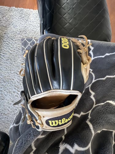 Infield 11.5" A2000 Baseball Glove