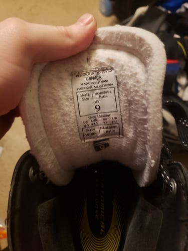 Senior Used CCM Tacks 9060 Hockey Skates Size 9