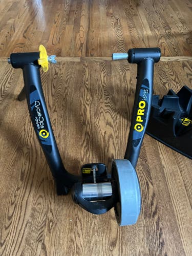 CycleOps Bicycle Trainer And Front Wheel Stand