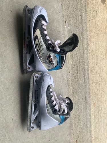 Used CCM Regular Width  Size 8.5 Vector 4.0 Hockey Goalie Skates