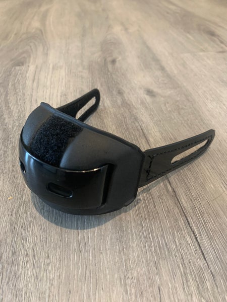 NEW CCM Chin Cup