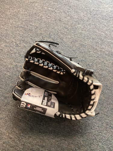 New Wilson Left Hand Throw A2000 Baseball Glove 12.75"