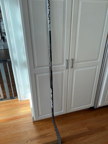 Intermediate Left Hand P92 Pro Stock Vapor Hyperlite Hockey Stick