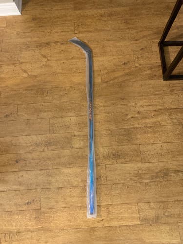 Senior Right Handed P28  Nexus Sync Stick