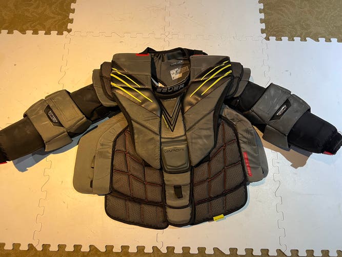 Used Large Bauer  Hyperlite Goalie Chest Protector