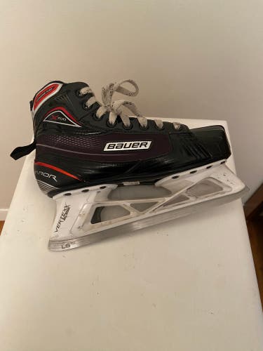 Junior Bauer Regular Width Size 5 Vapor X700 Hockey Goalie Skates