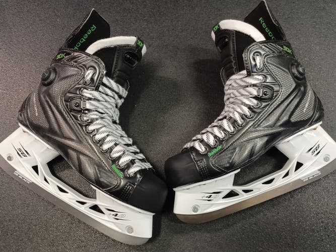 Senior New Reebok RibCor 30K Hockey Skates Regular Width Size 7.5