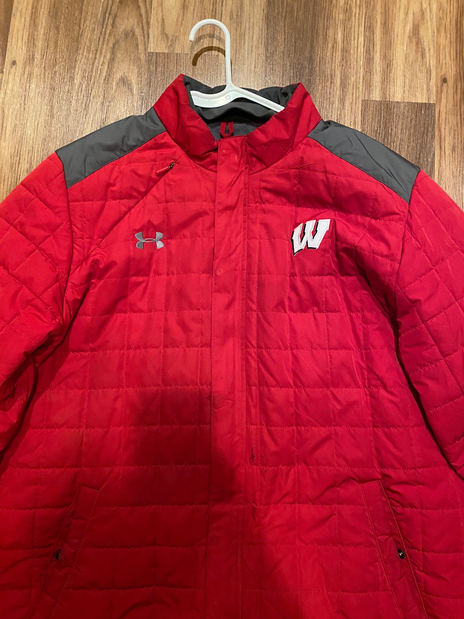 Wisconsin Badgers Under Armour Team Issued ColdGear Winter Jacket Men’s XL