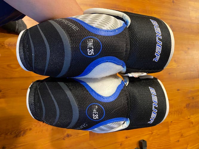 Used Medium Bauer Supreme Elbow Pads