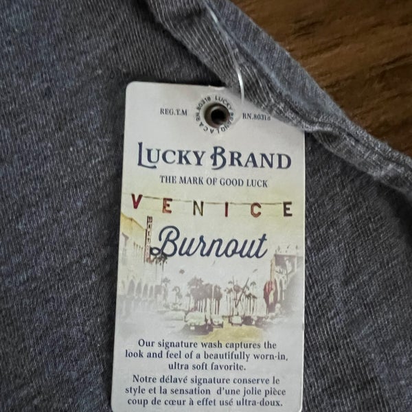 Lucky Brand Men's Cotton T Shirt. Gray. Size Large. New with Tags