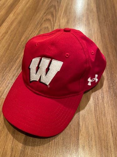 New Wisconsin Badgers Official Team Issued UA Hat