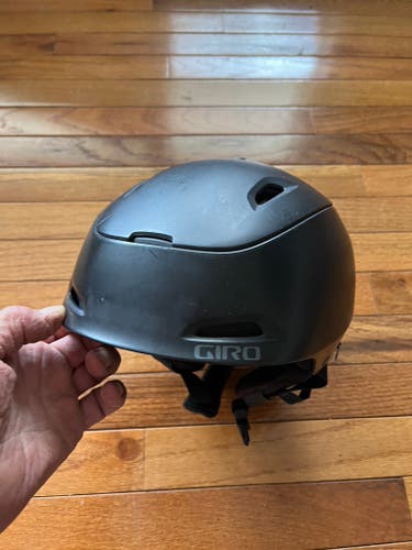 Used Unisex Medium Giro Launch Helmet