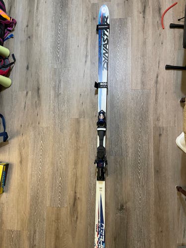 Ski Downhill Dynastar Race