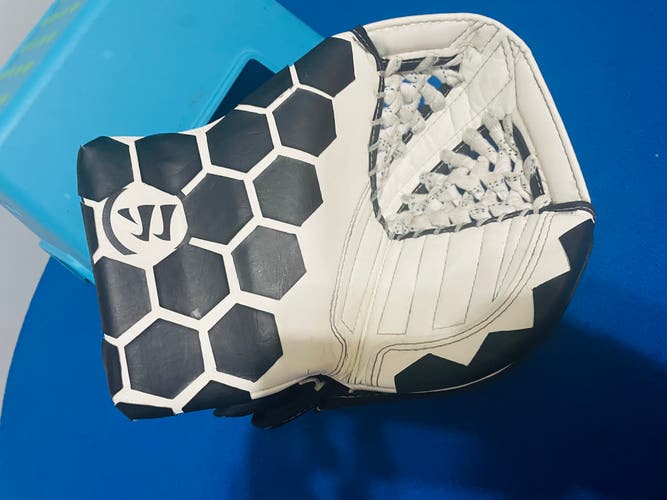 Warrior G5 jr hockey goalie glove