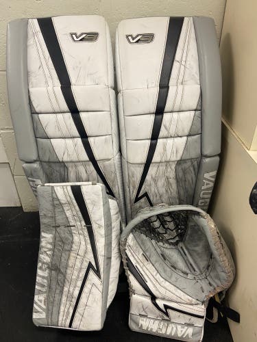 Used 34" Regular Pro Stock V9 Pro Carbon Goalie Full Set