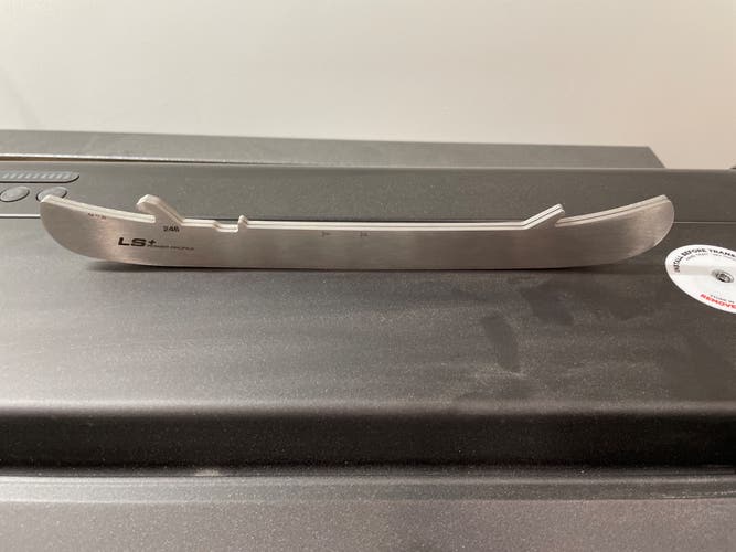 New Bauer LS + Runners 246 mm