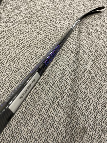 CCM Trigger 7 Pro 70 flex P28 curve left hand stick
