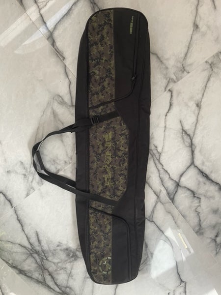 Used Dakine Tour Snowboard Bag Snowboard Bag