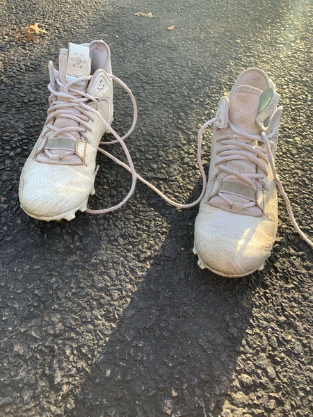 White Men's Size 8.5 Mid Top Freeze Lacrosse Cleats