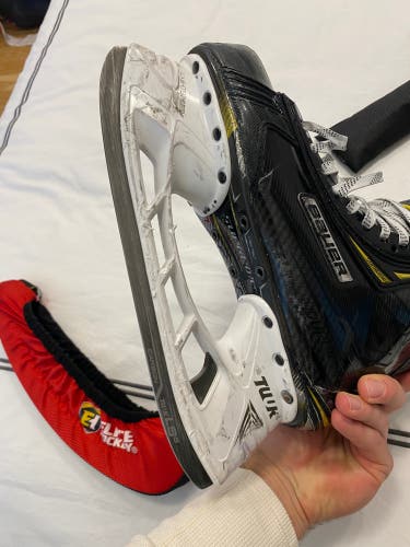 Used Bauer Regular Width Size 8 Supreme 2S Pro Hockey Skates