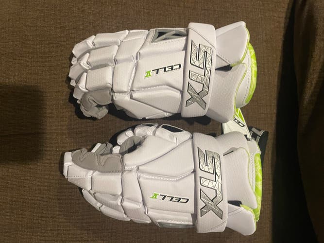 New Player's STX large Cell V Lacrosse Gloves