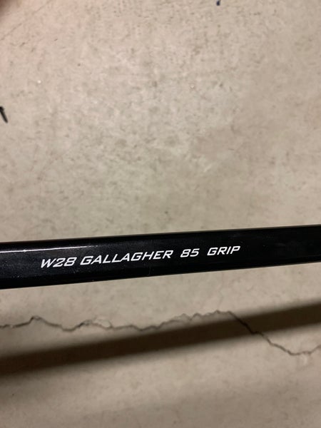 Senior Right Handed P28 Alpha DX Hockey Stick