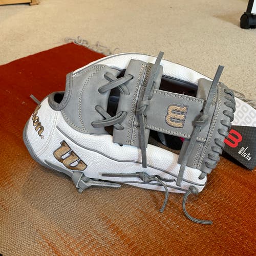 Brand New Wilson A2000 H12 SuperSkin Fastpitch Softball Glove 12" WBW10021112