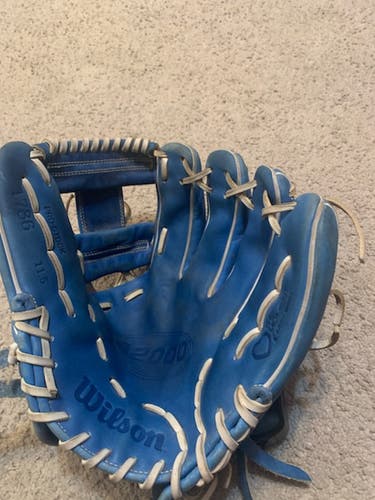 Used Right Hand Throw Wilson Infield A2000 Baseball Glove 11.5"