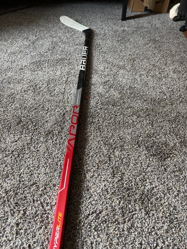 Senior Left Hand P28 Pro Stock Vapor Hyperlite Hockey Stick