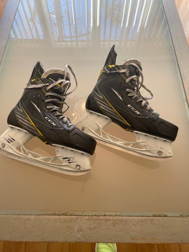 Used CCM Regular Width  Size 8 Tacks 5092 Hockey Skates