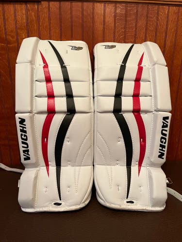 Vaughn V7 goalie leg pads