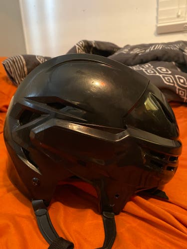 Used Large Bauer Pro Stock Re-Akt 95 Helmet