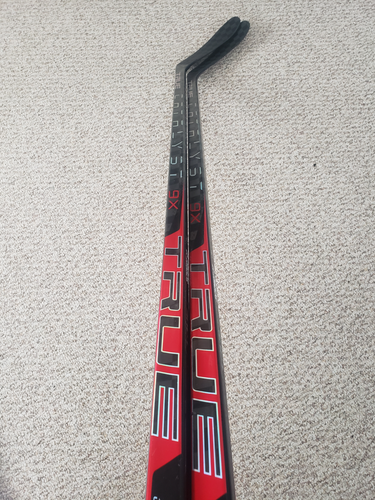 2-pack True Catalyst 9X Hockey Stick: Right P28 85 Flex