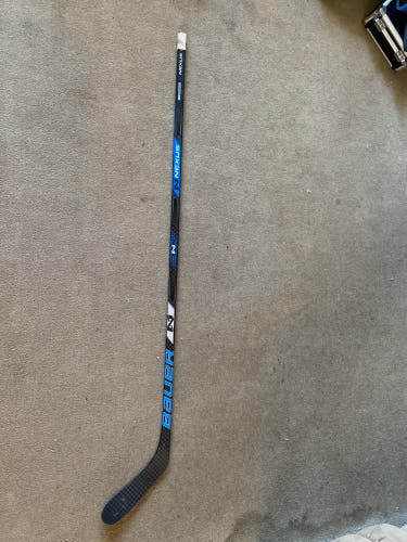 Senior Right Handed P28 Pro Stock Team Nexus Hockey Stick