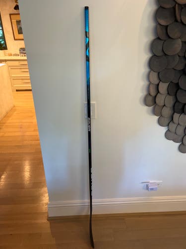 Senior Right Handed P92 Nexus Geo Hockey Stick