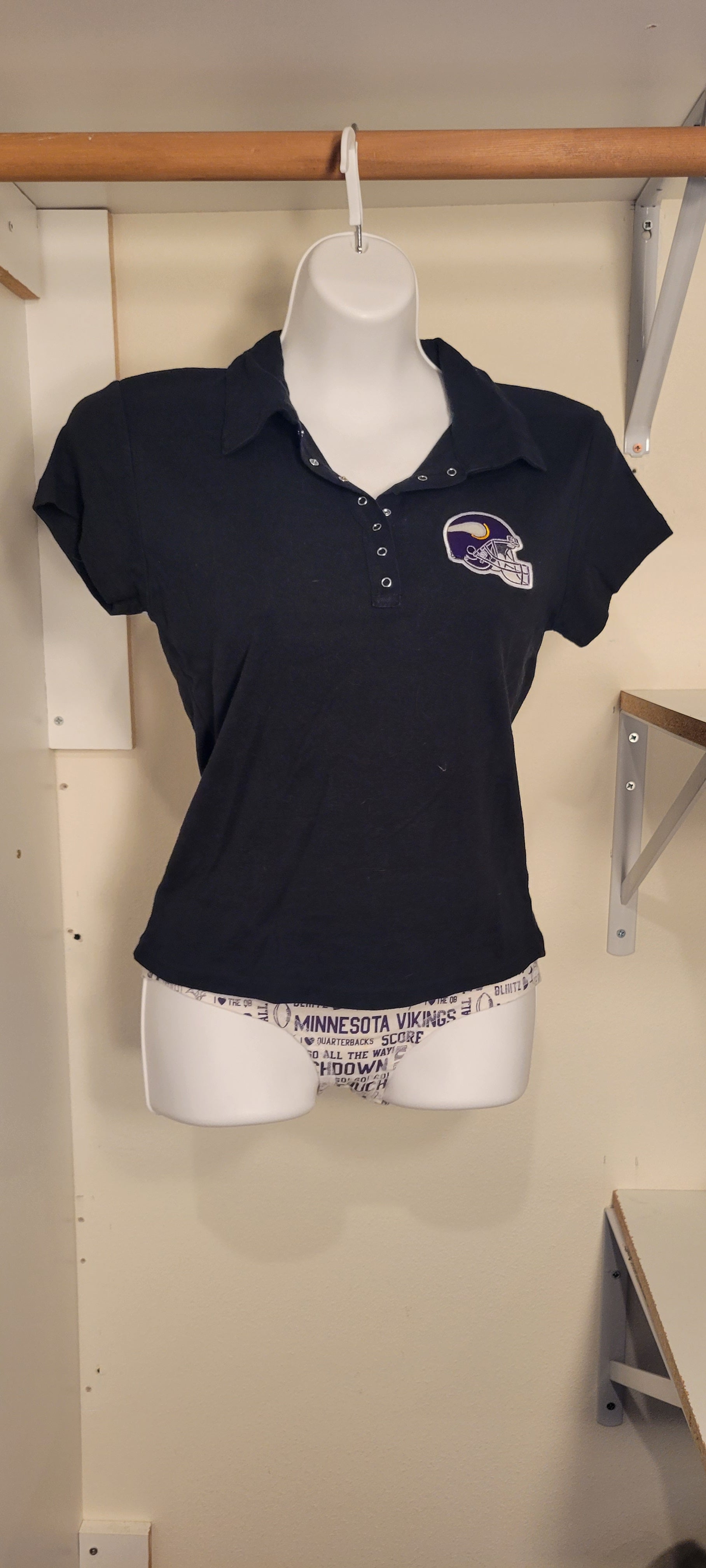 Women's Size Small Vikings NFL Polo Shirt