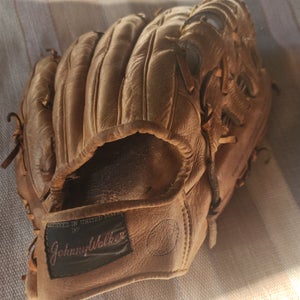 Johnny Walker Professional Model FG-777 Right Hand Throw Baseball Glove 11.5" Game ready