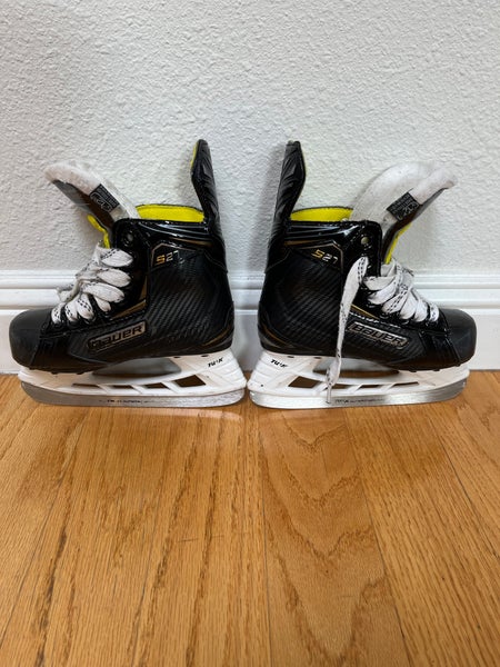 Youth Used Bauer Supreme S27 Hockey Skates Regular Width Size 12