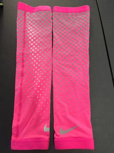 Nike Pink Checkered Arm Sleeve Set