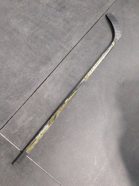Used Intermediate Bauer Right Handed Supreme 1S Hockey Stick P88
